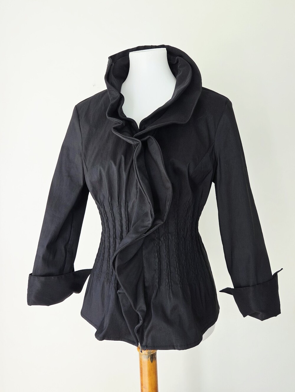 Samuel Dong Art-to-wear Ruffle Collar Zip Front Jacket Drama Size Medium Black